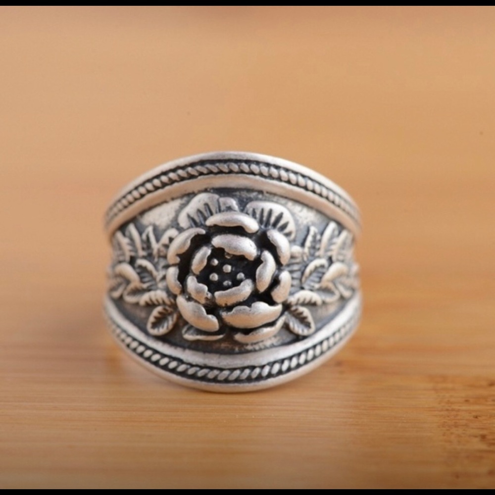 Vintage Rose flower ring